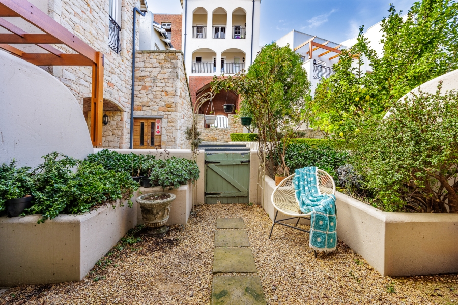 2 Bedroom Property for Sale in Koelenhof AH Western Cape